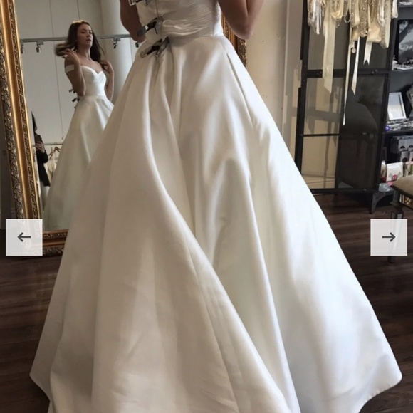 Wedding dress - Picture 4 of 4